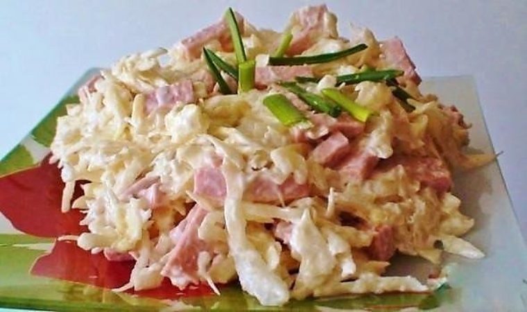 Салат журавушка с пекинской капустой и