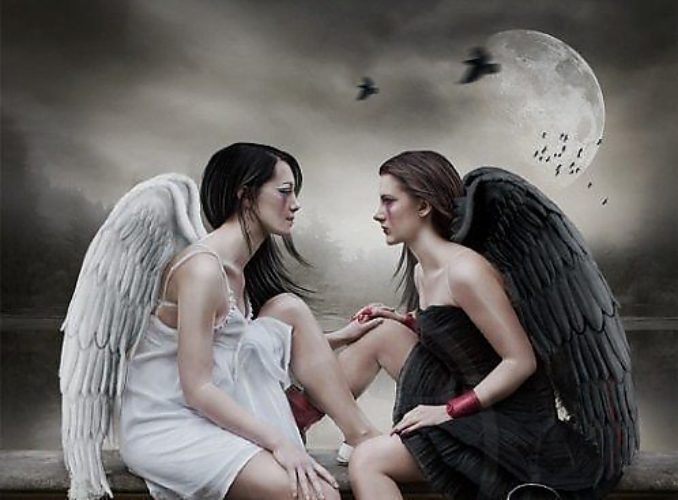 Темные и светлые души. Два ангела черный и белый. Женщина ангел. Ангел и демон. Две девушки ангелы.